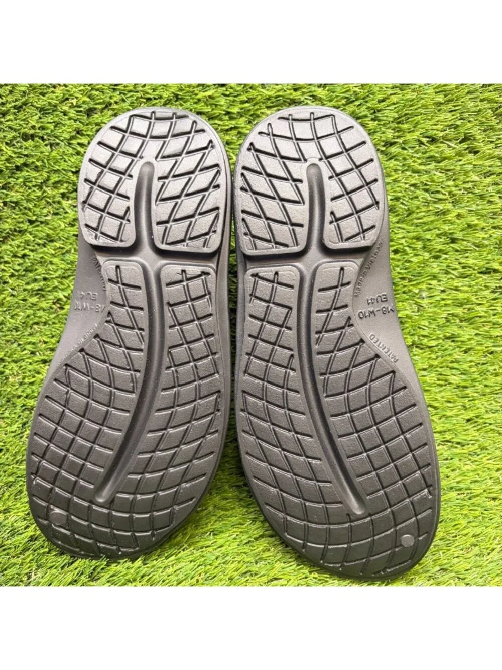 OOFOS OOcloog Luxe Mens Size 8 Black Beach Outdoor Slip On Recovery Sandals